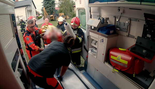 Pożar mieszkań socjalnych i porażenie prądem
